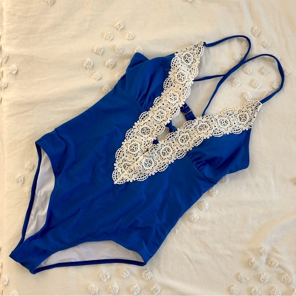 CUPSHE Swimsuit One Piece Boho Plunge-Neck Lace - Picture 2 of 16